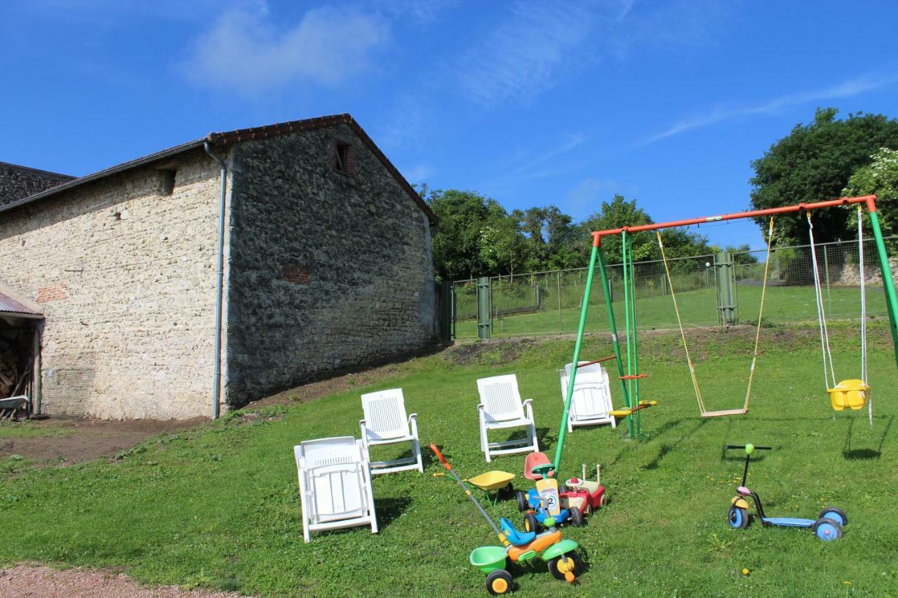 "Les Monnats" Gite 8 Personnes A La Campagne Chaptuzat Exteriör bild